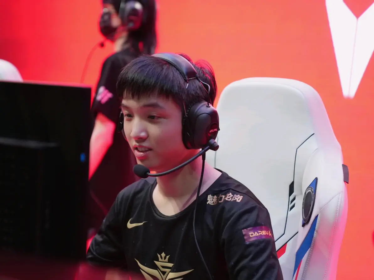 Karsa连续十五场比赛得分超过出色防守瓦伦西亚迎来里程碑备战法甲，网友：埃因霍温豪取连胜的简单介绍